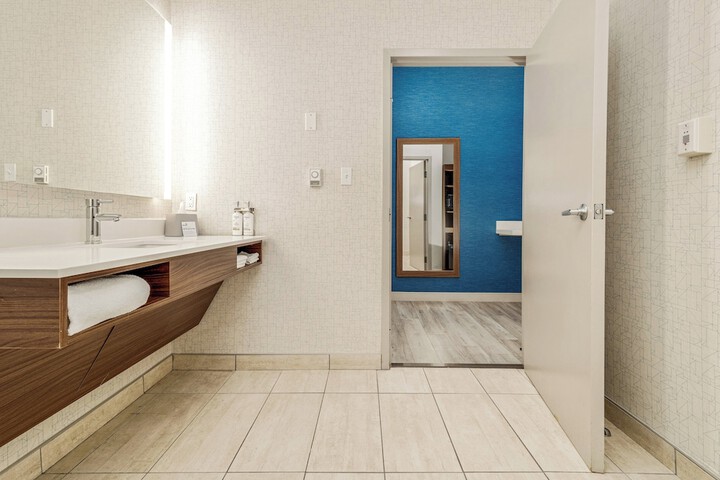 Room 133 of 348
