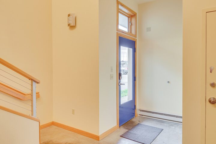 Custom Harborside Loft in the Heart of Ketchikan