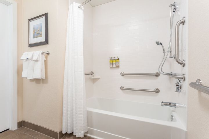 Candlewood Suites Eau Claire I-94 by IHG