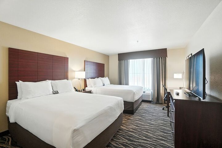 Cobblestone Hotel & Suites-Bellefontaine