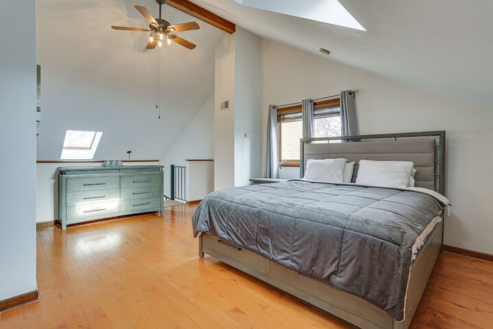 Vernon Township Condo w / Balcony Near Ski Lifts!