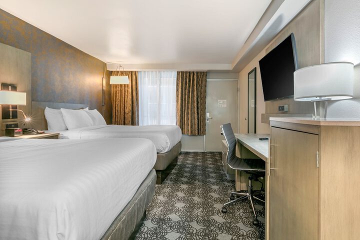 Room 34 of 80