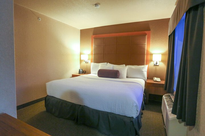 Room 52 of 80