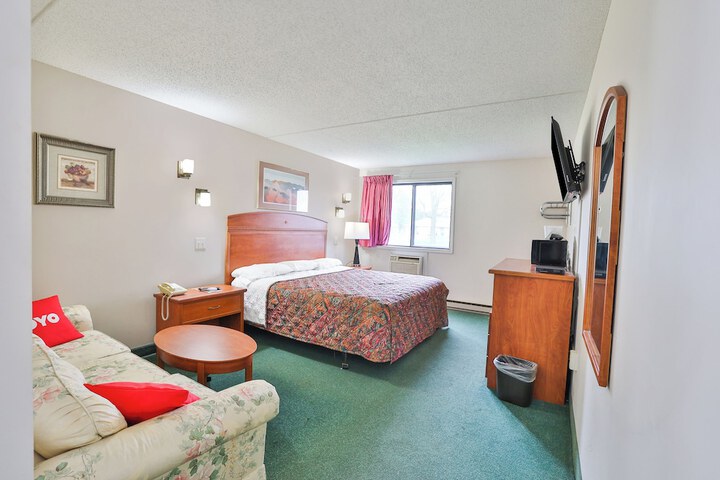 OYO Hotel Pipestone MN Canterbury Park