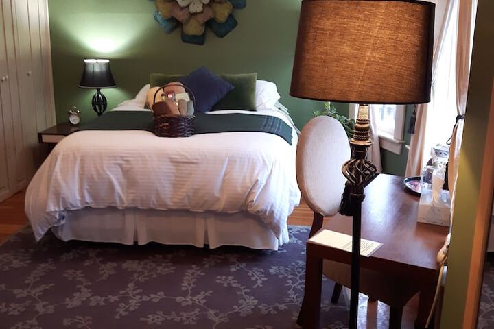 Room 12 of 26