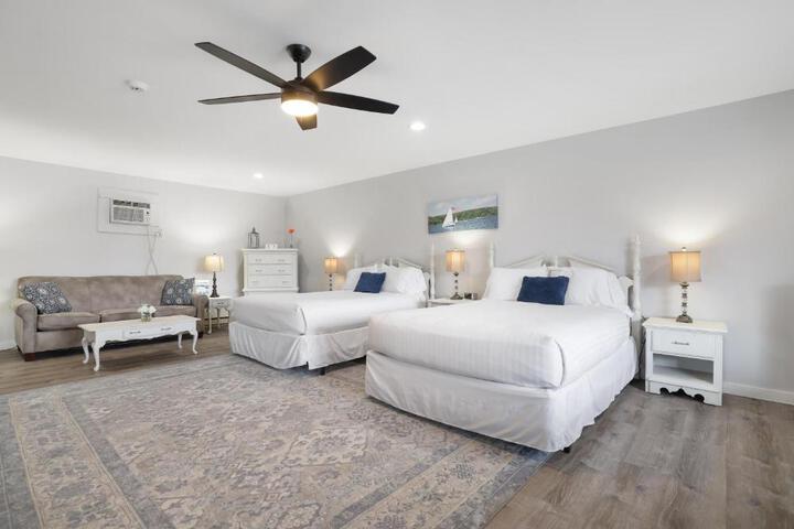East Shore Lodging