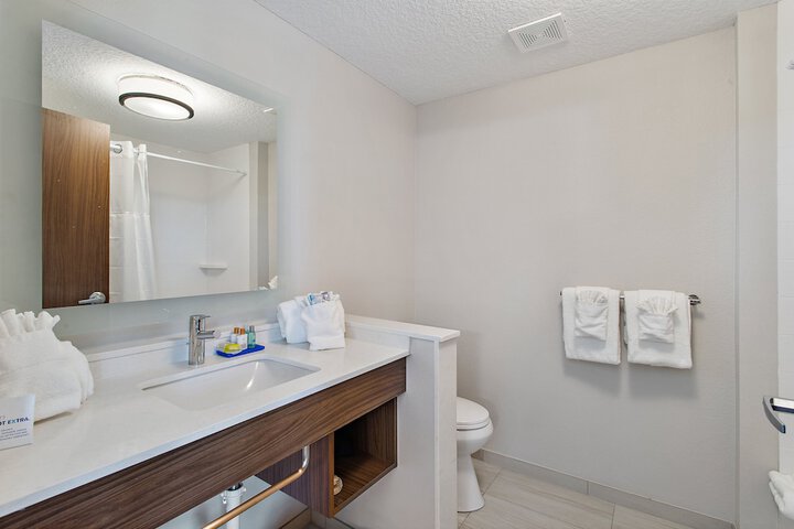 Room 15 of 34
