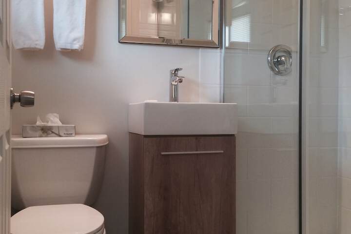Room 6 of 23