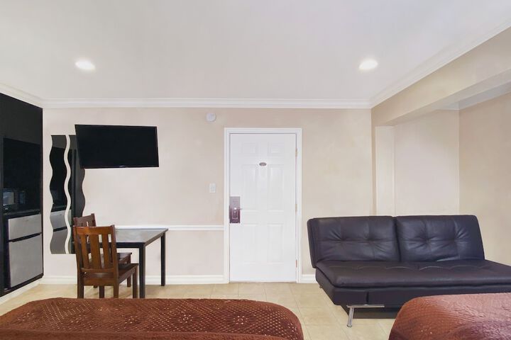 Nite Inn - Walking Distance to Universal Studios Hollywood