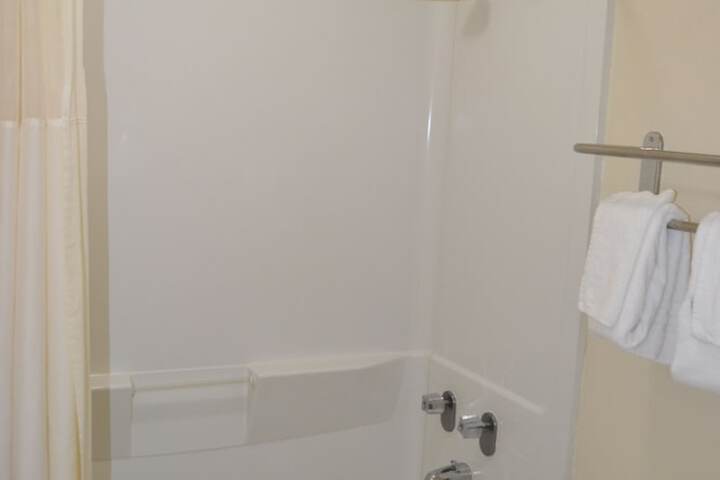 Room 21 of 38