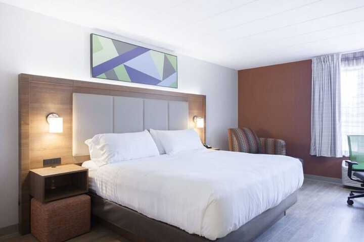 Room 17 of 71