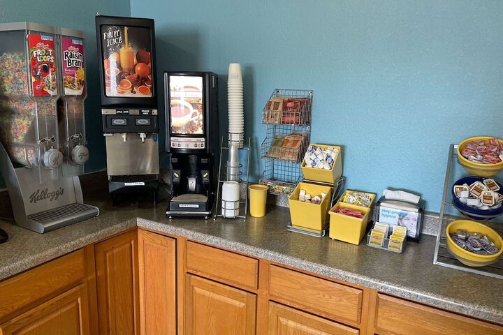 Breakfast/Coffee Service 19 of 21
