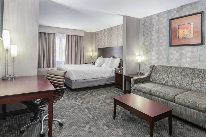 Room 33 of 49