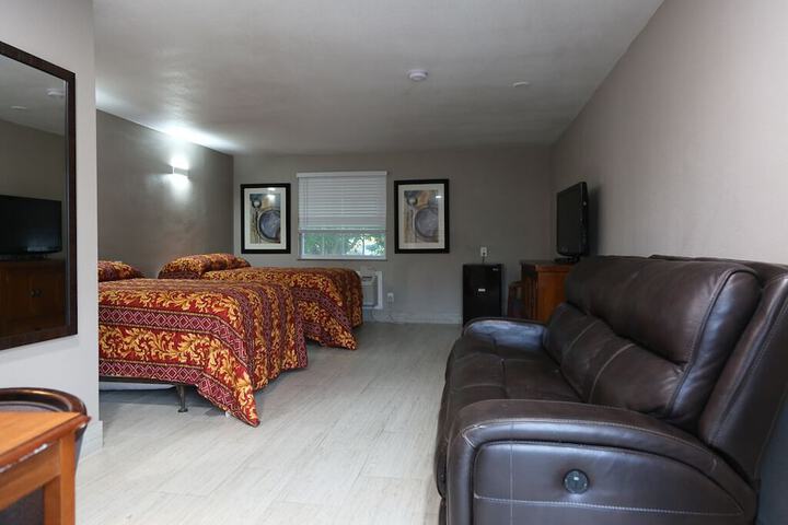 Room 22 of 37