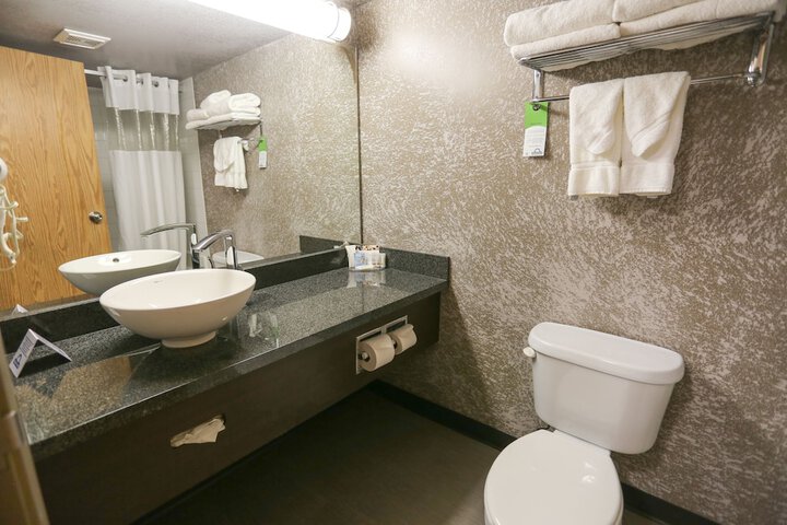 Room 50 of 80