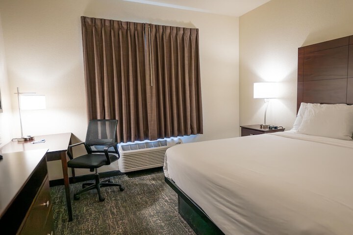 Cobblestone Hotel & Suites - Lamar