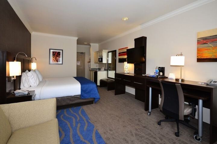 Room 35 of 71