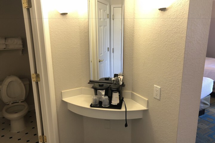 Room 11 of 48