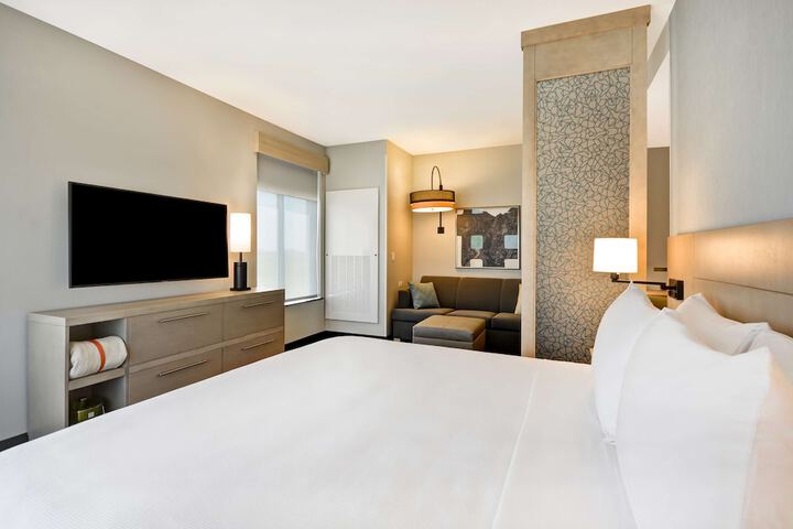 Room 9 of 30