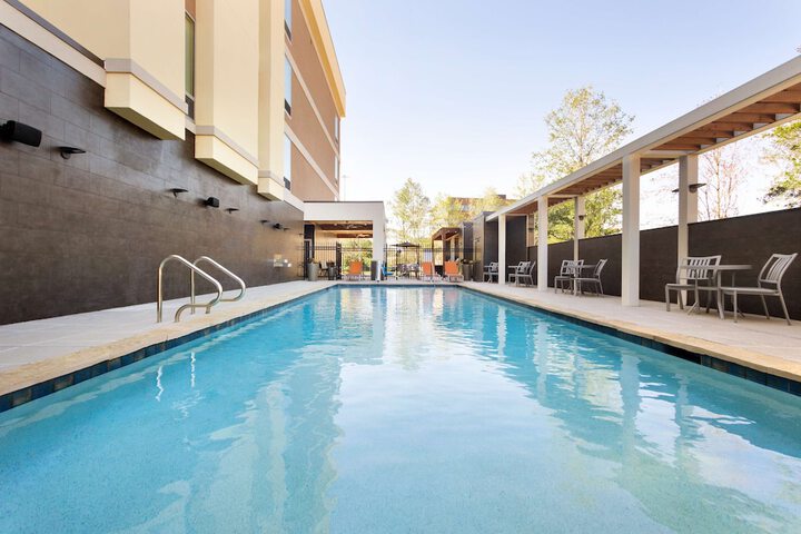 Pool 4 of 35