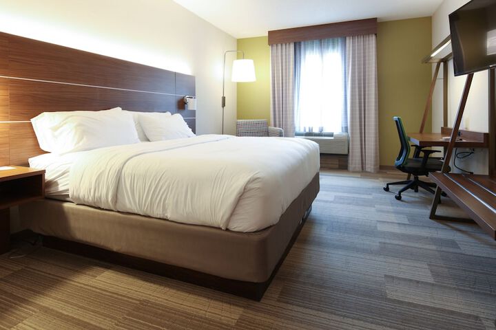 Room 13 of 34