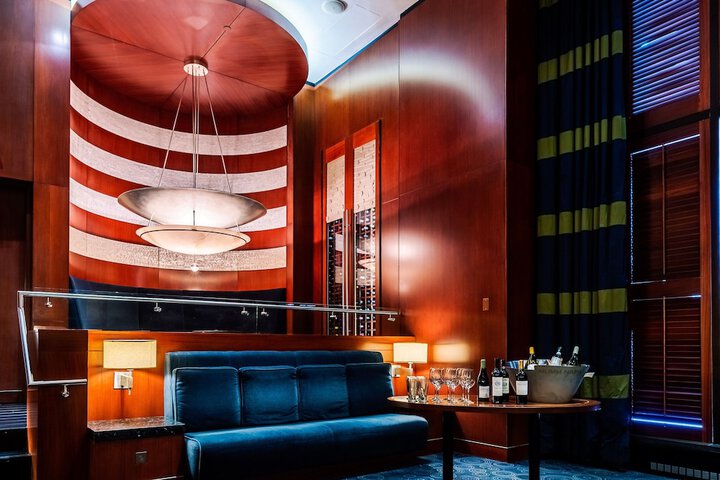 Lounge 91 of 101