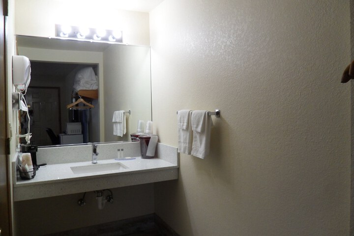 Room 26 of 37