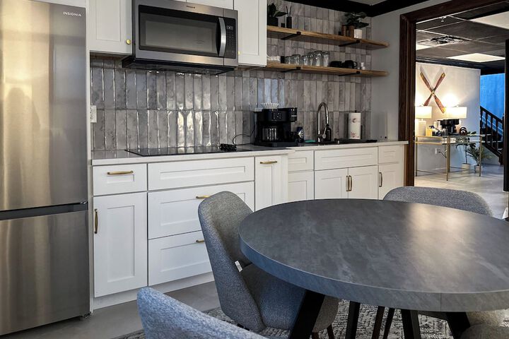 DTW Suites