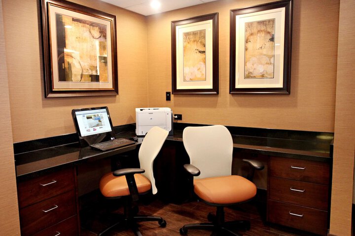 Business Center 31 of 31