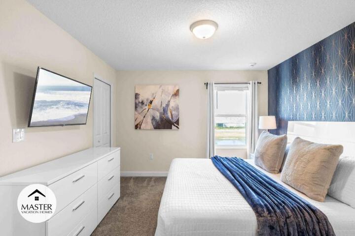 Bedrooms 5 Bathrooms Storey Lake 2885 SC