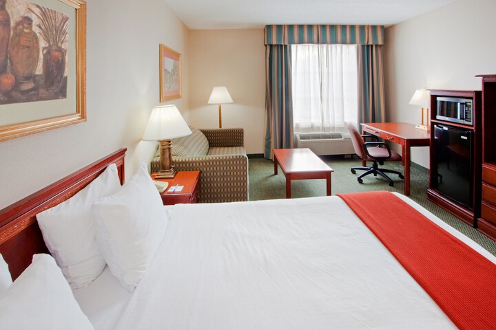 Room 10 of 48