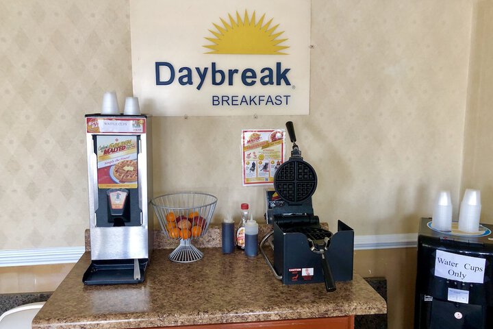 Breakfast/Coffee Service 21 of 24