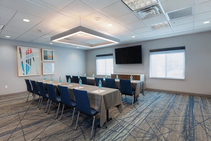 Holiday Inn Express & Suites Logan by IHG