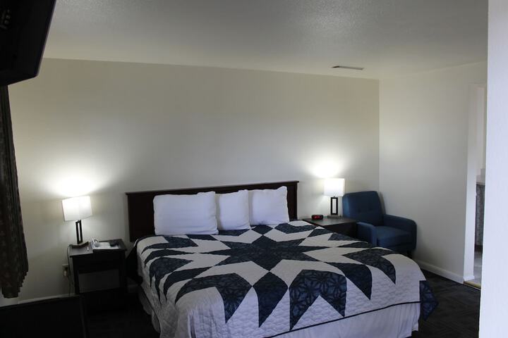 Room 15 of 36