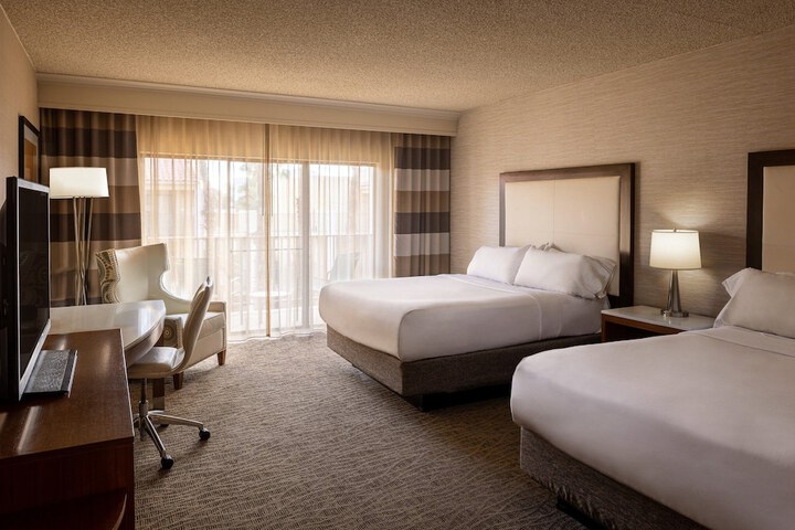 Room 34 of 110