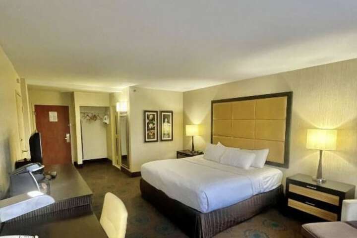 Room 17 of 25