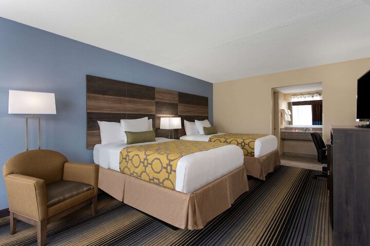 Room 15 of 25