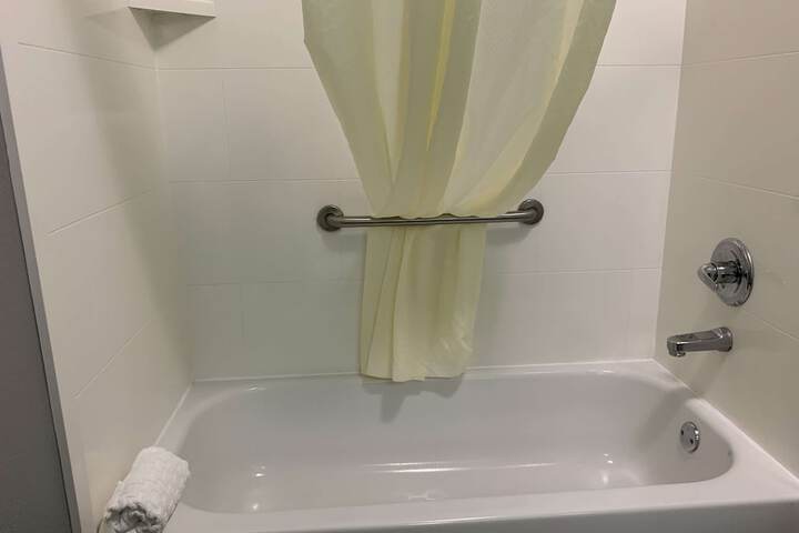 Room 5 of 27