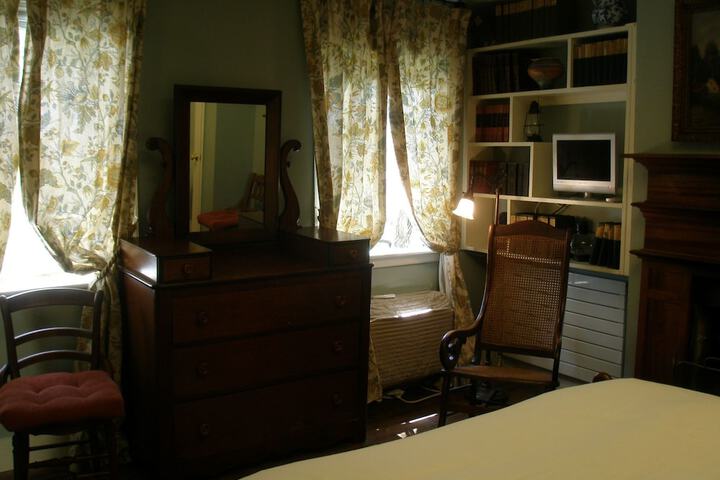 Room 193 of 238