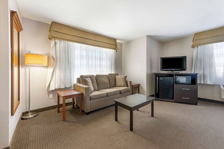Sleep Inn & Suites Hays I-70