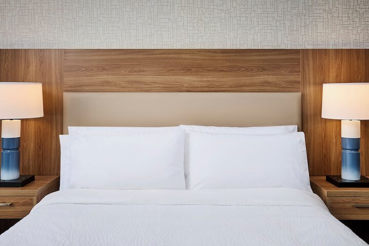 Candlewood Suites Burlington Conference Centre by IHG