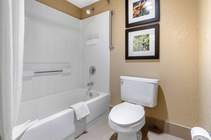 Comfort Inn Lathrop - Stockton Airport