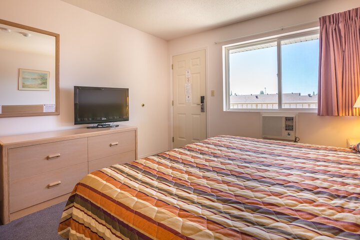 Room 16 of 40