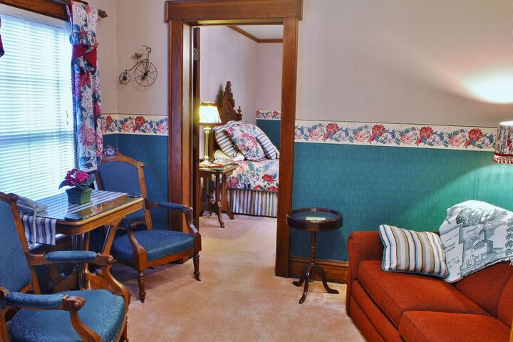 Arbor Hill Inn