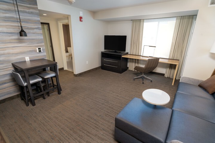 Room 43 of 68