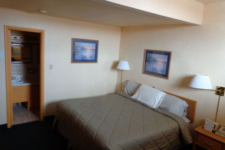 Room 11 of 40