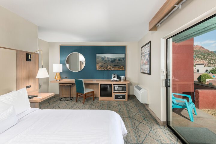 Room 33 of 80