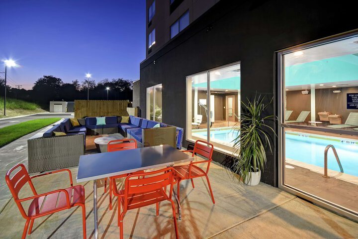 Terrace/Patio 33 of 34