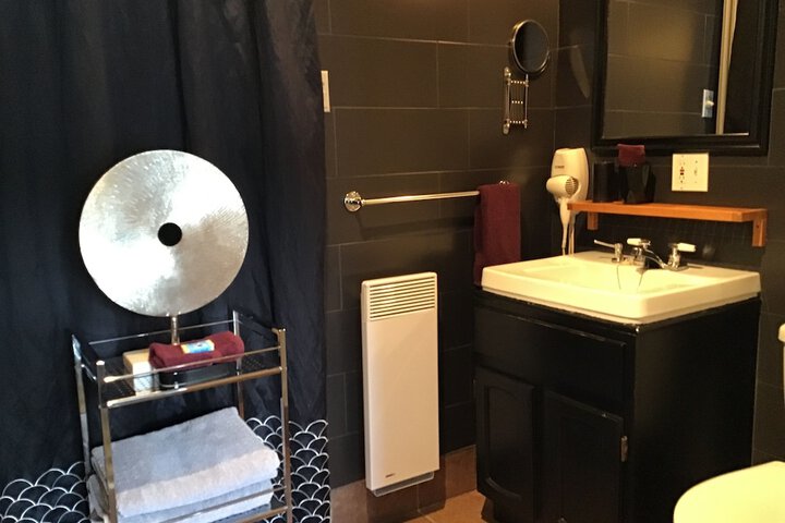 Room 85 of 164
