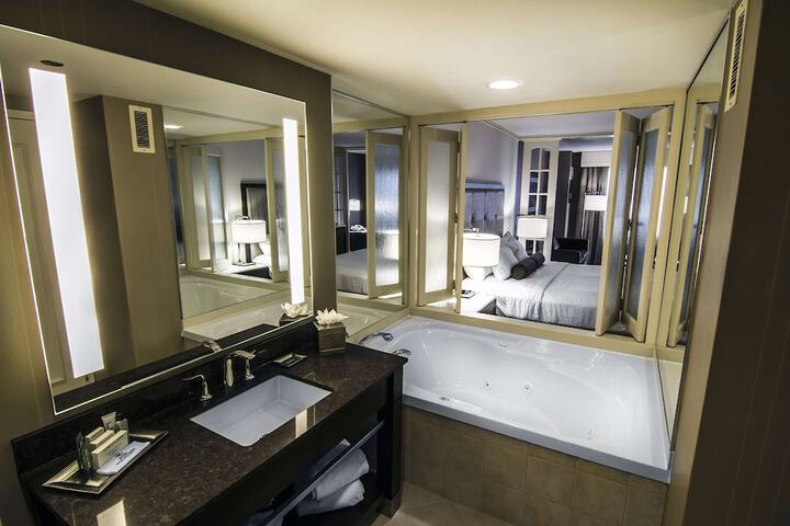 Room 35 of 70